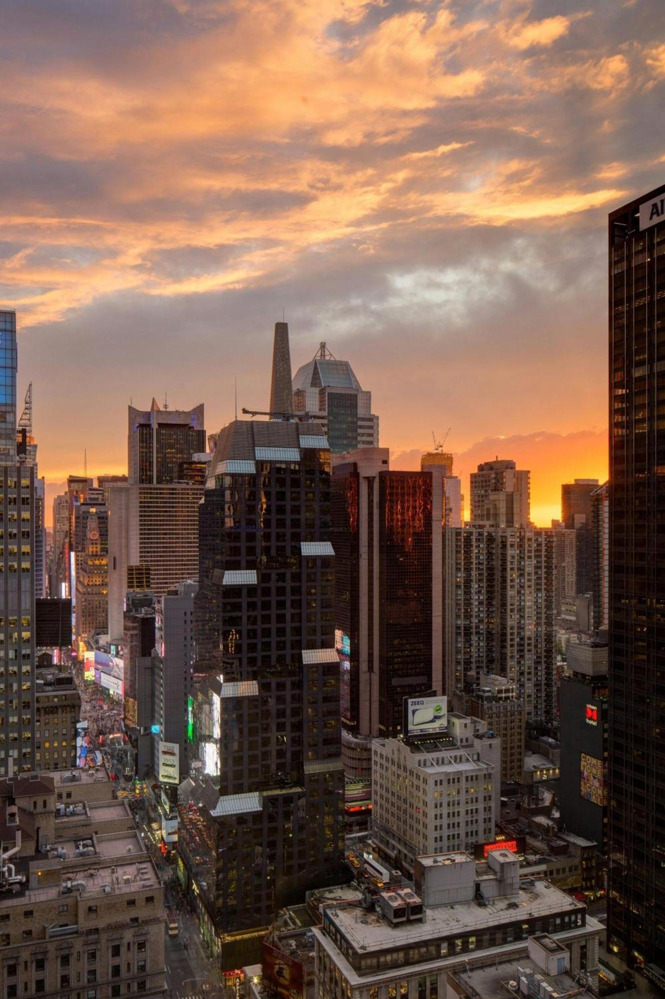 Sheraton New York Times Square Hotel Esterno foto
